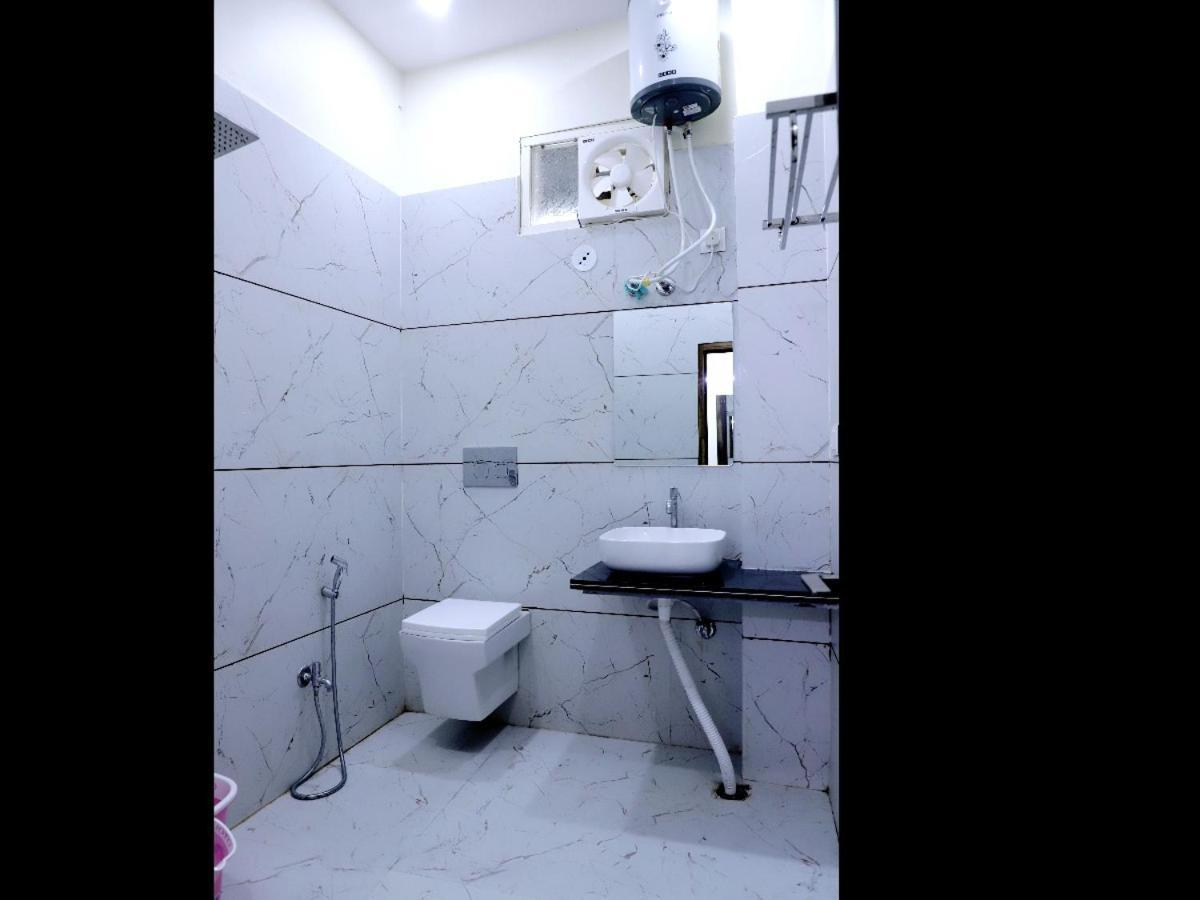 Hotel Jag Laxmi Palace Prime Location Main Road Near Mahakal Temple And Railway Station Ujjain Eksteriør bilde