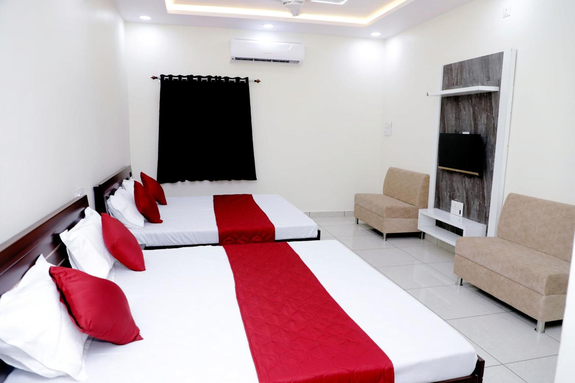 Hotel Jag Laxmi Palace Prime Location Main Road Near Mahakal Temple And Railway Station Ujjain Eksteriør bilde